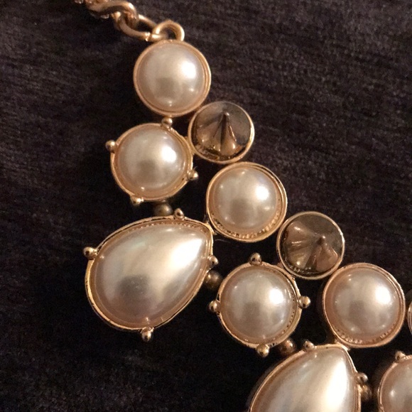 LS Accessories - gold&cream color pearl designer necklace